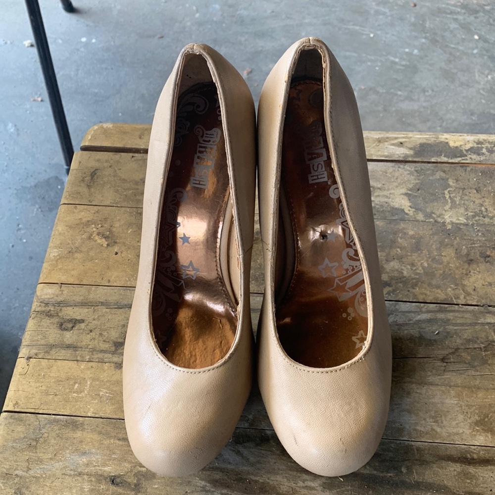 Stacked nude stiletto